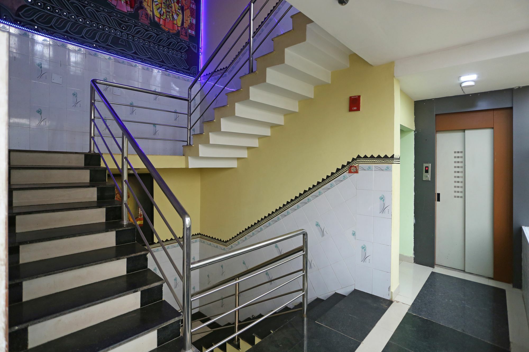 Oyo 4526 Jaydev Vihar Hotel Bhubaneswar Exterior photo